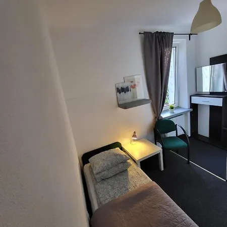 Charmed Homestay - Zaczarowany Homestay Warsaw