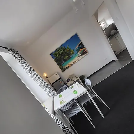 Homestay Charmed Homestay - Zaczarowany Warsaw